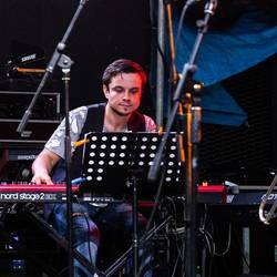 Концерт Alex Hutchings Band