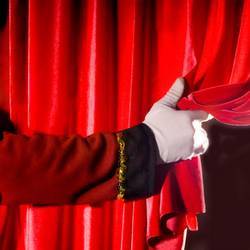 Спектакль «Осторожно - женщины!»