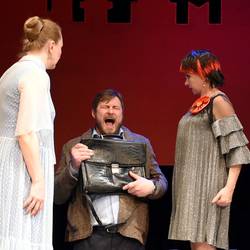 СИРЕНА И ВИКТОРИЯ