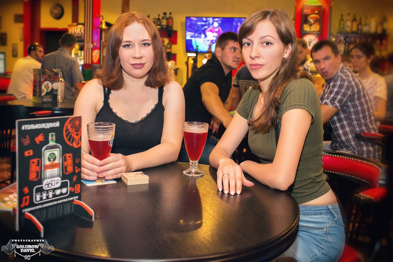 Harat s pub отзывы. Харатс бар Брянск. Ирландский паб Брянск. Harats Ульяновск. Бар Харатс Тверь.