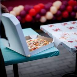 Первый Всероссийский чемпионат по скоростному поеданию пиццы